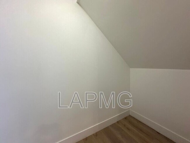 Building Photo - 3414 London St