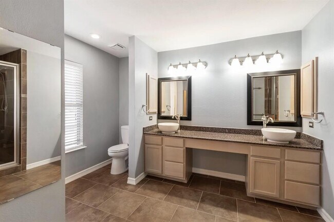 Building Photo - 1117 Del Roy Dr