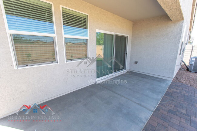 Building Photo - 1330 W Hess Ave