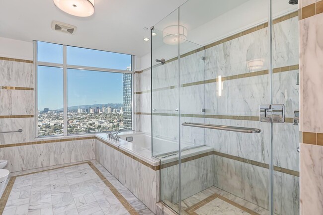 Building Photo - 1 W Century Dr