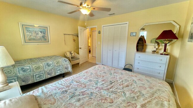 Building Photo - Available monthly Rental SEP 2025 in heart of Sebastian