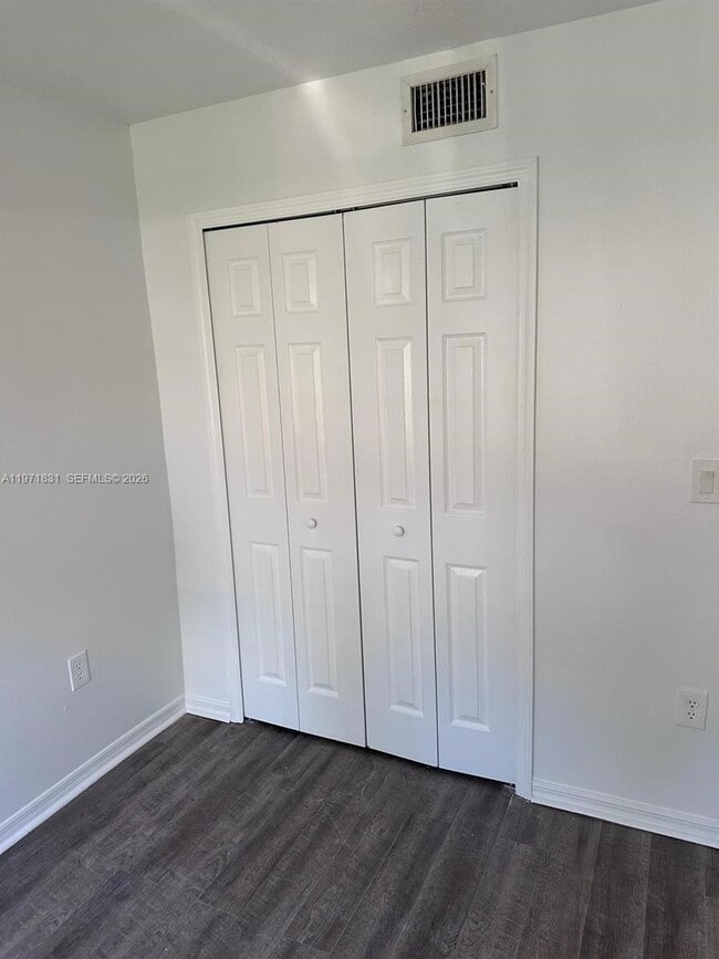 Building Photo - 2931 SE 13th Ave