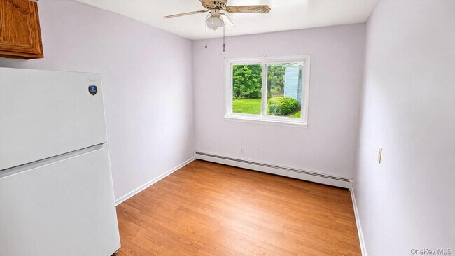 Building Photo - 5 Fishkill Glen Dr