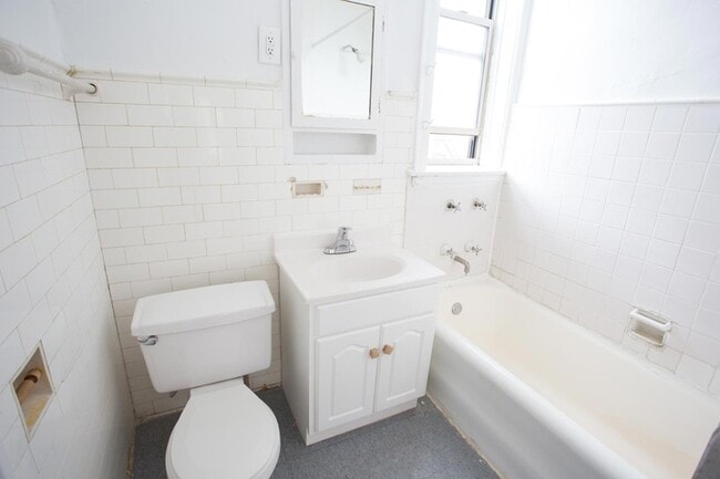 Floorplan - 5034-5046 S. Woodlawn Avenue