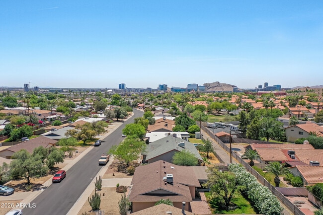 Building Photo - 1812 N McAllister Ave