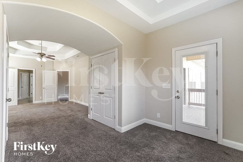 Building Photo - 1315 Golden Eagle Way