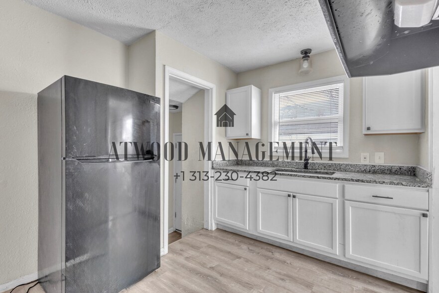 Building Photo - This beautifully updated 3-bedroom, 1-bath single-family home is ready for move-in!