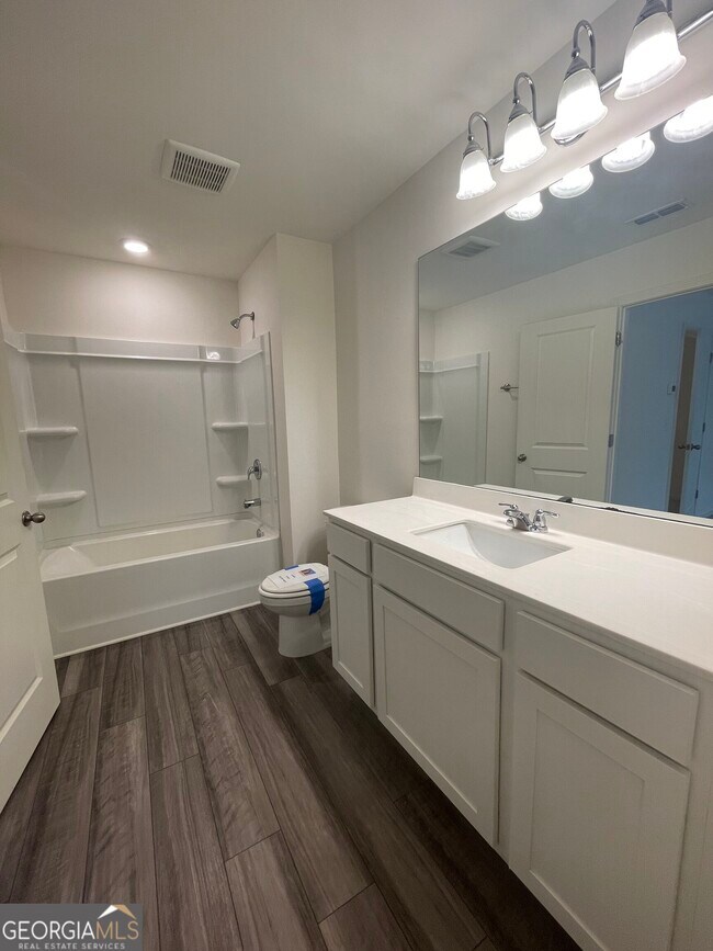 Building Photo - 35118 Condor Ct