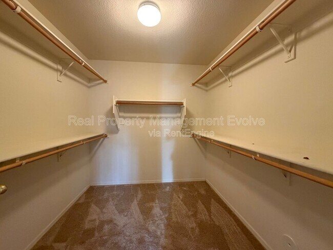 Building Photo - 15847 W Saguaro Ln