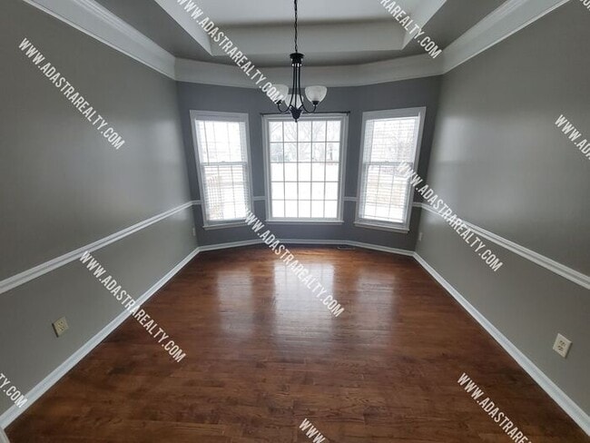Building Photo - Gorgeous Blue Valley Home-Available NOW!!
