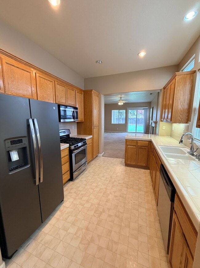 Building Photo - 1146 Oatgrass Way