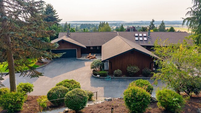Building Photo - 20479 Comet Ln