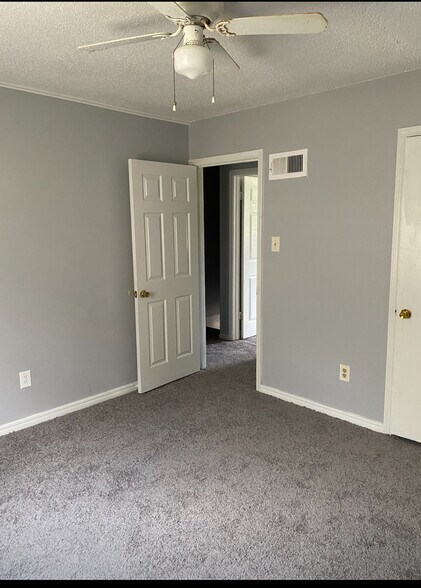Building Photo - 405 Willett Pl Blvd