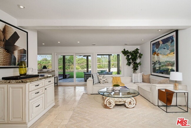 Building Photo - 6497 Country Club Dr
