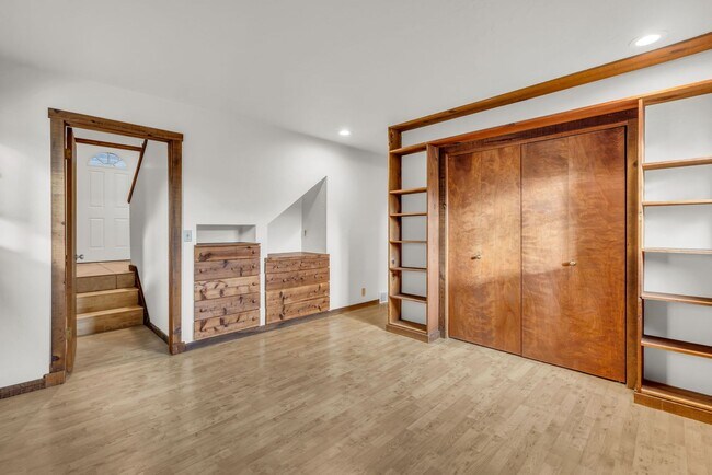 Building Photo - 2320 Calumet Cir