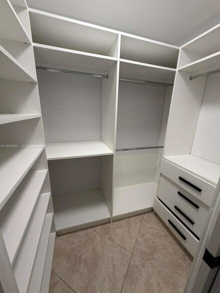 Building Photo - 3208 Colony Club Rd