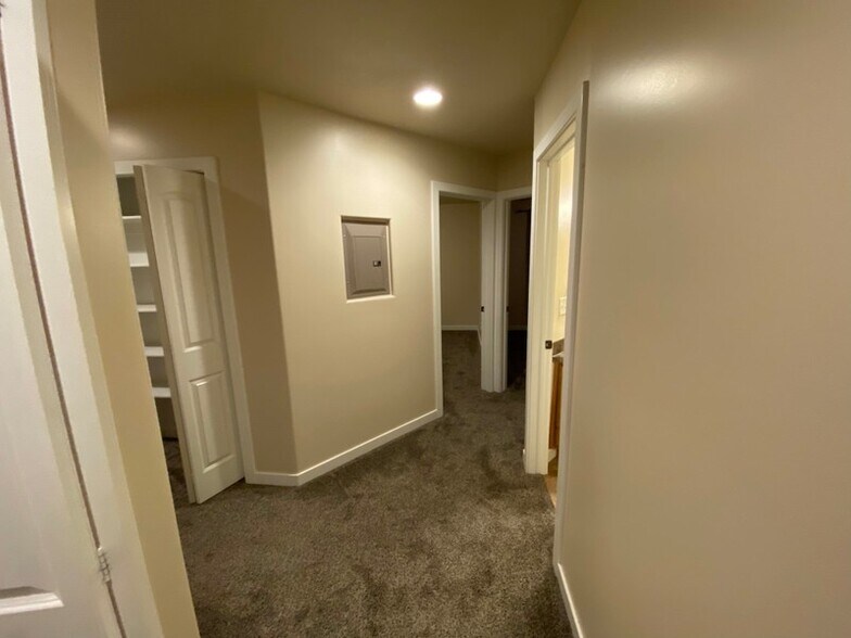 Building Photo - 2080 Evans Cove Loop