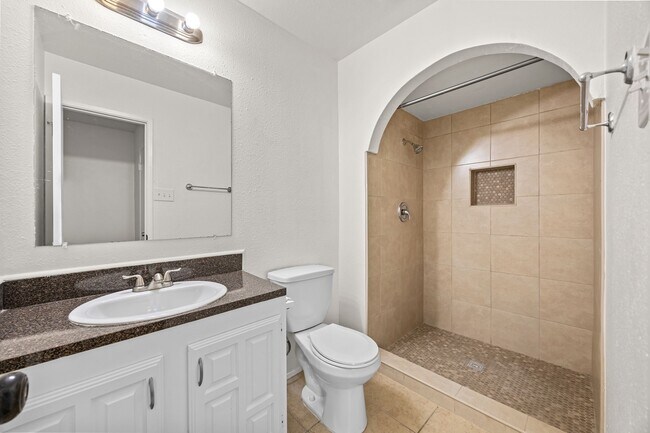 Building Photo - 16610 Carbridge Dr