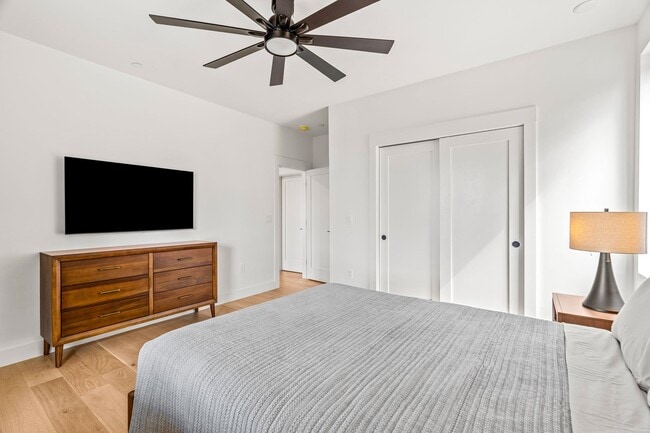 Building Photo - 162 Pond Rd