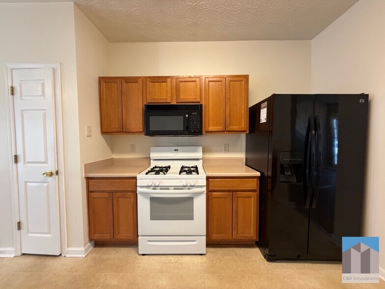 Building Photo - 644 Kenridge Dr