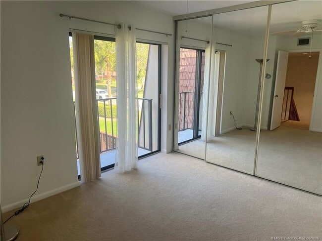 Building Photo - 3033 SW Sunset Trace Cir