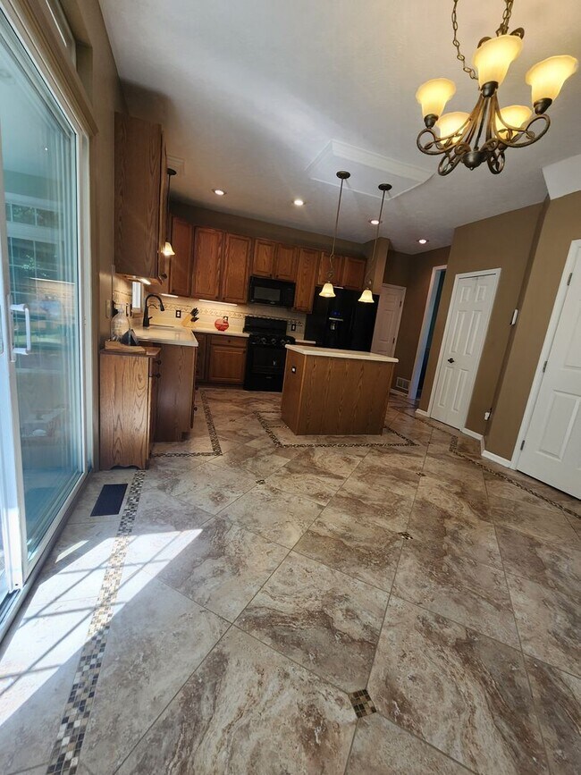 Building Photo - 3288 Beech Ln