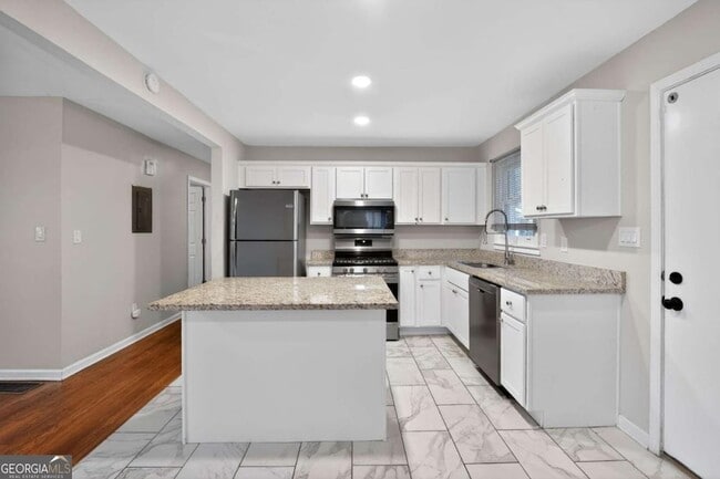 Building Photo - 1817 Goddard St SE