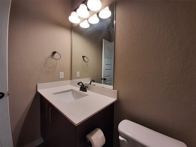 Building Photo - 9741 Grosbeak Ln