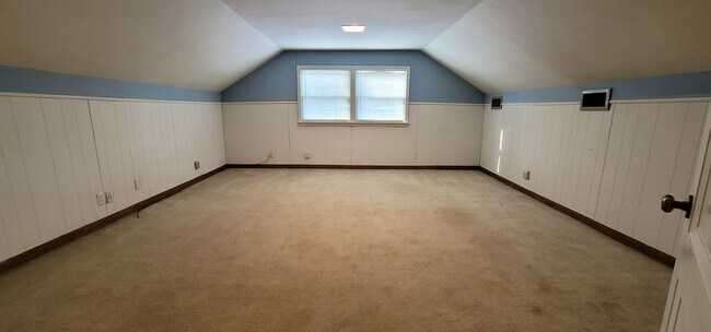 Building Photo - 590 Dunbar Cave Rd