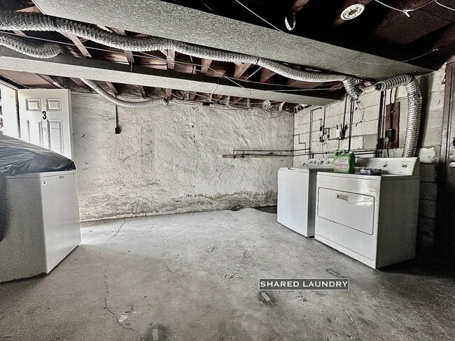 Building Photo - 6242 Mulberry St