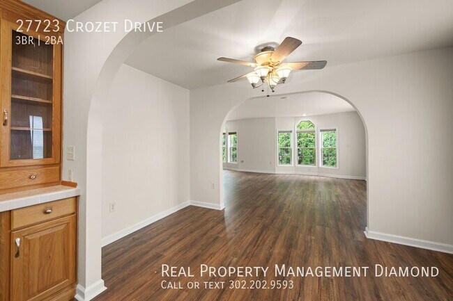 Building Photo - 27723 Crozet Dr
