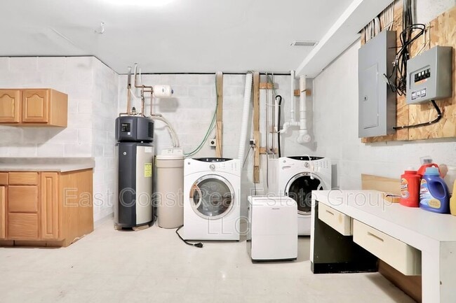 Building Photo - 184 Larkspur Ln