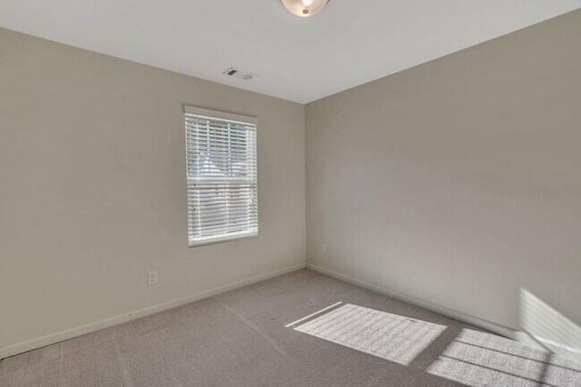 Building Photo - 1938 Millstream Hollow