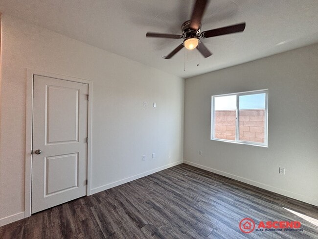 Building Photo - 6012 Curvy Hills Dr