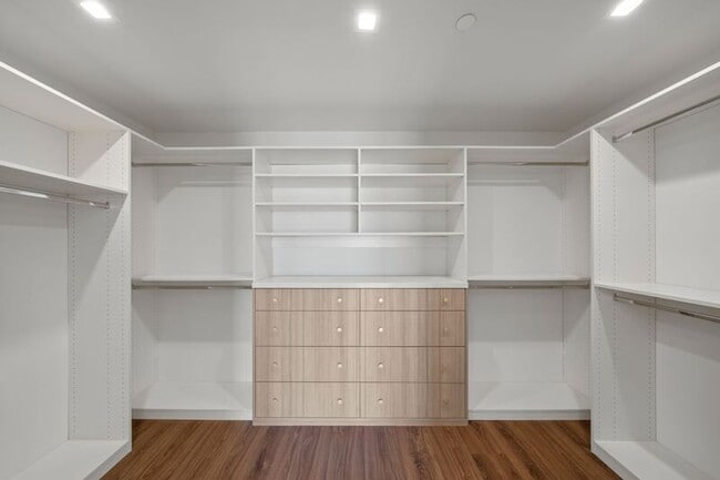 Building Photo - 101 Vía Colusa