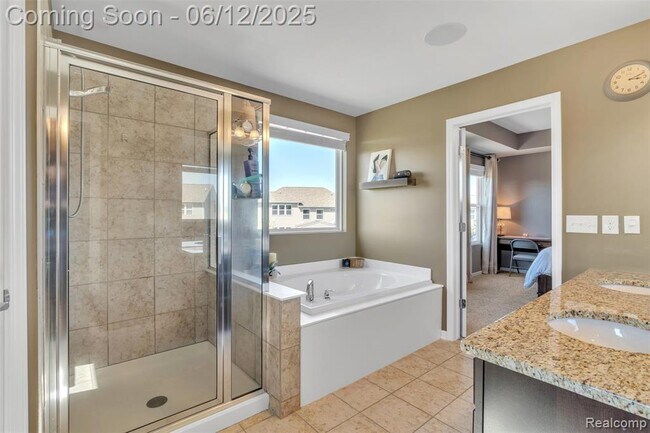 Building Photo - 15745 Diamante Dr