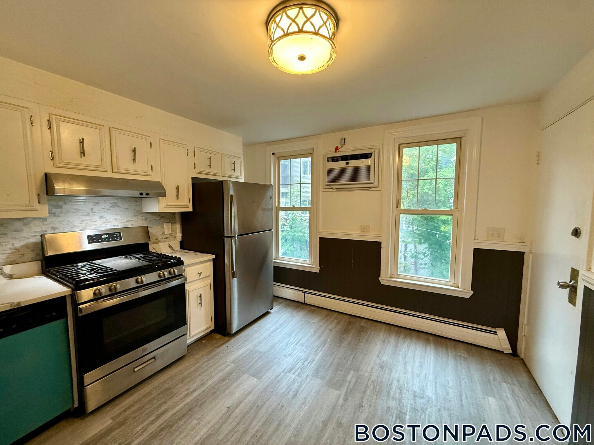 Building Photo - 31 Falcon St