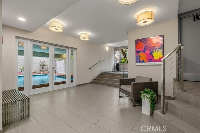 Building Photo - 450 N Oakhurst Dr