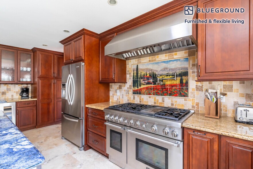 Building Photo - 120 Belvue Dr