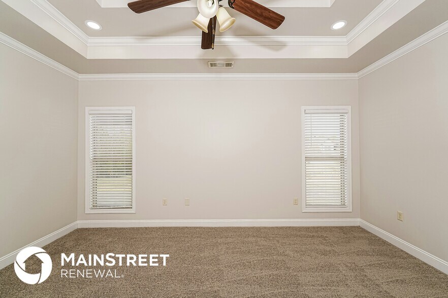 Building Photo - 244 Willow View Cir