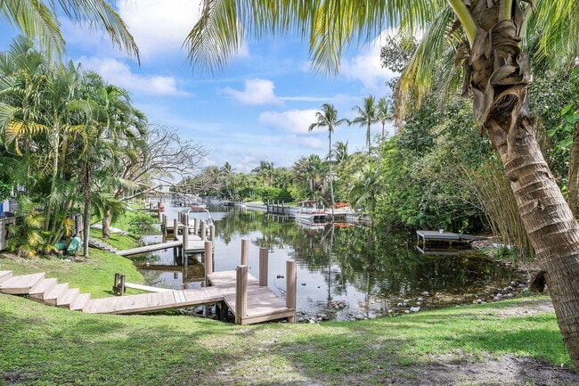 Building Photo - 981 Delray Lakes Dr