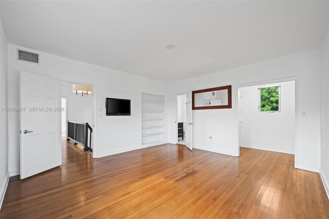 Building Photo - 114-113 3rd San Marino Terrace