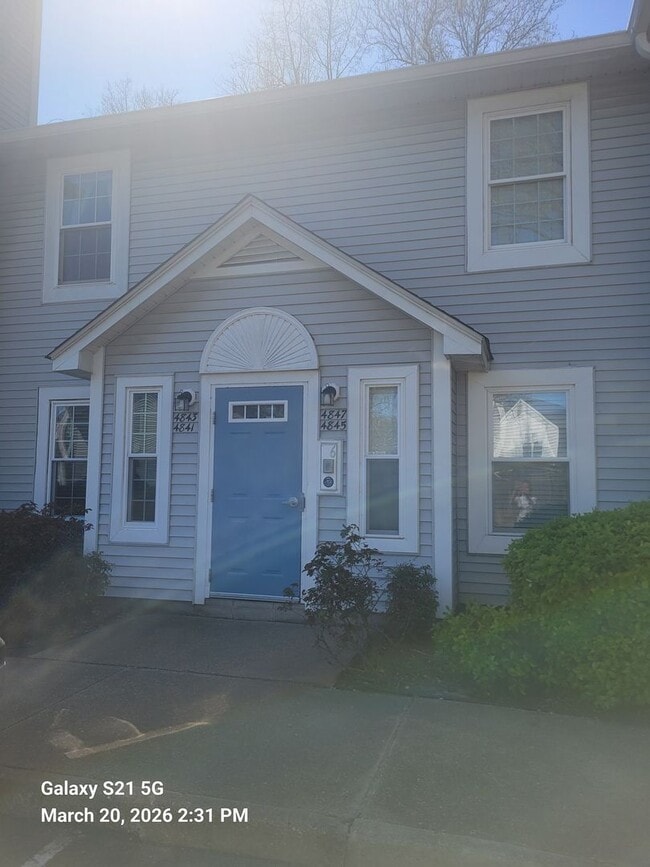 Building Photo - 2 bedroom 2 full bath condo