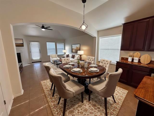Building Photo - 8135 Tierra Del Sol Rd