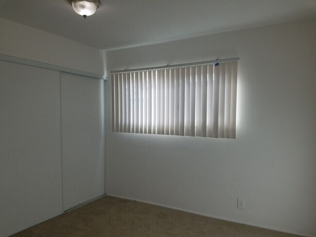 Building Photo - Large North Torrance House. Torrance Schools, Huge yard, 2 car garage hookups **OPEN HOUSE EVERY ...