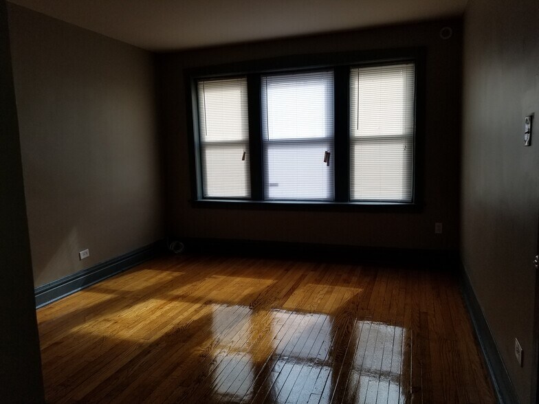 Building Photo - 4914 W 18th St