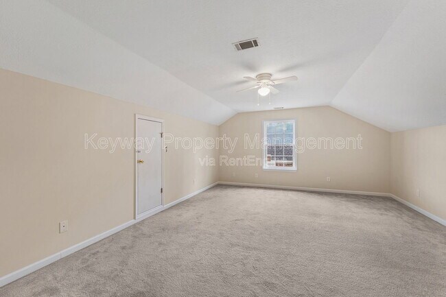 Building Photo - 4890 Somerset Dr