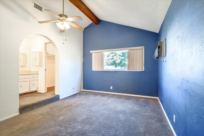 Building Photo - 9239 Bonavista Ln