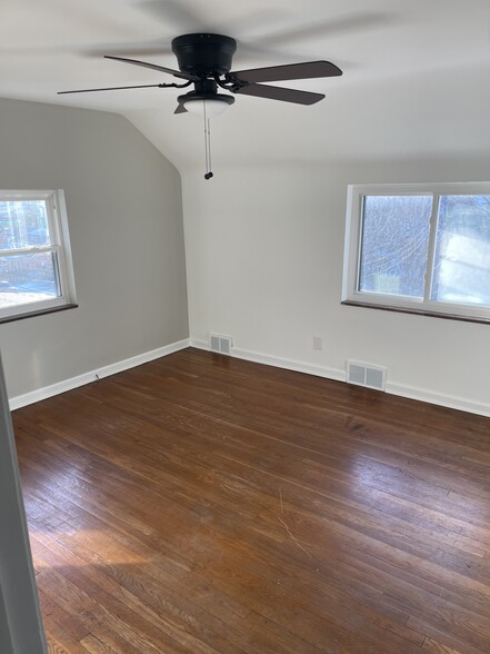 Master bedroom from hallway - 4614 Mount Troy Road Ext