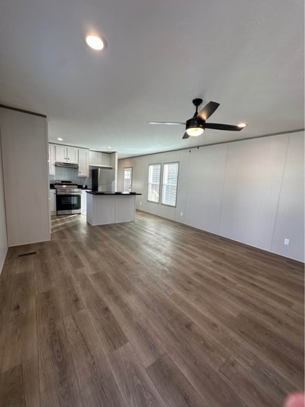 Building Photo - 10301 SE 29th St